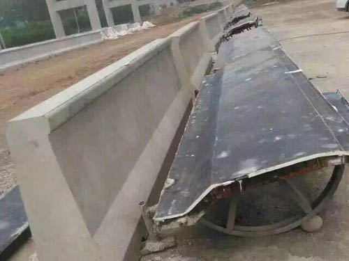 高速公路防撞墙钢广发(中国).jpg